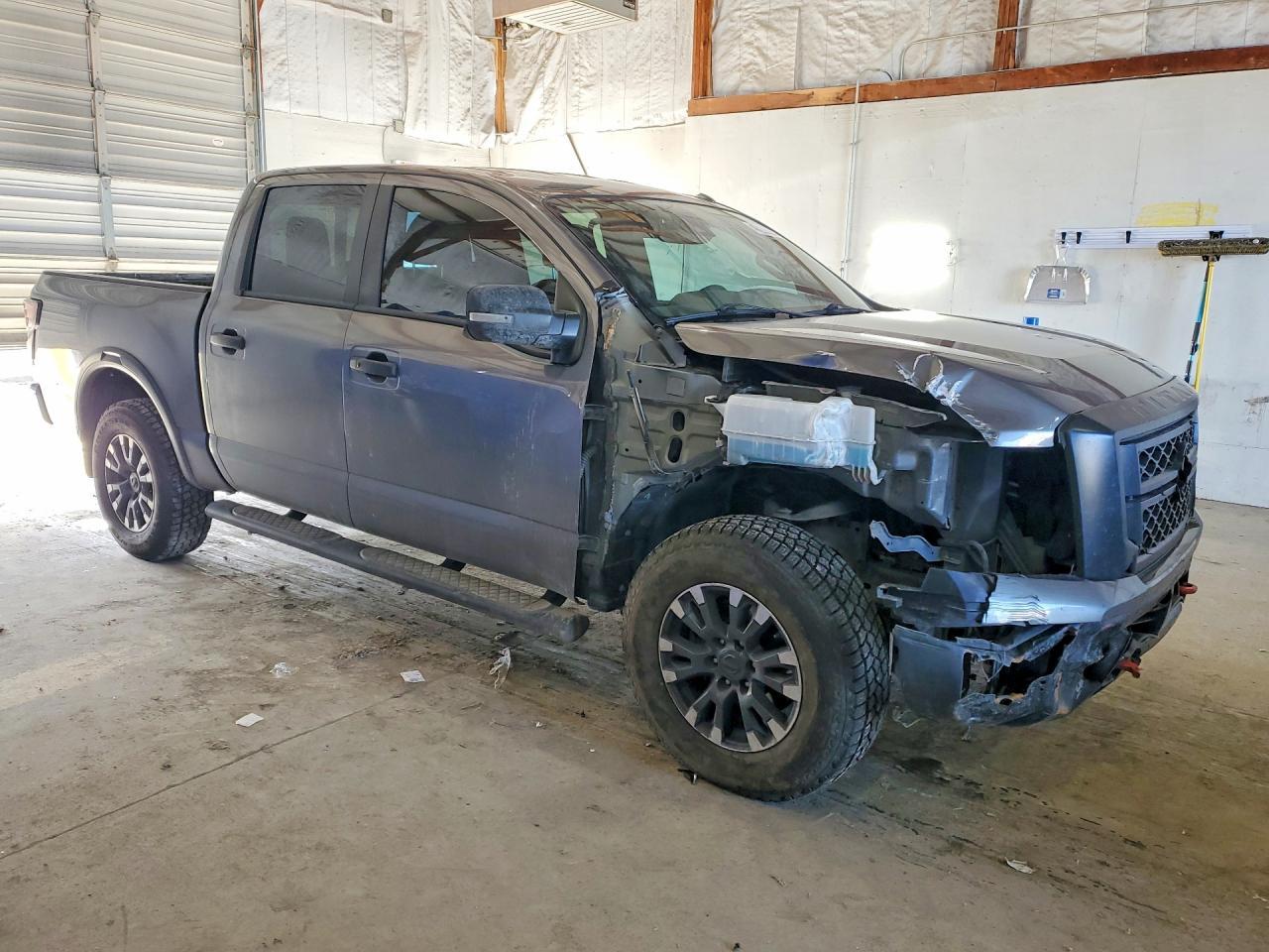2020 Nissan Titan Pro-4X - Фото 4