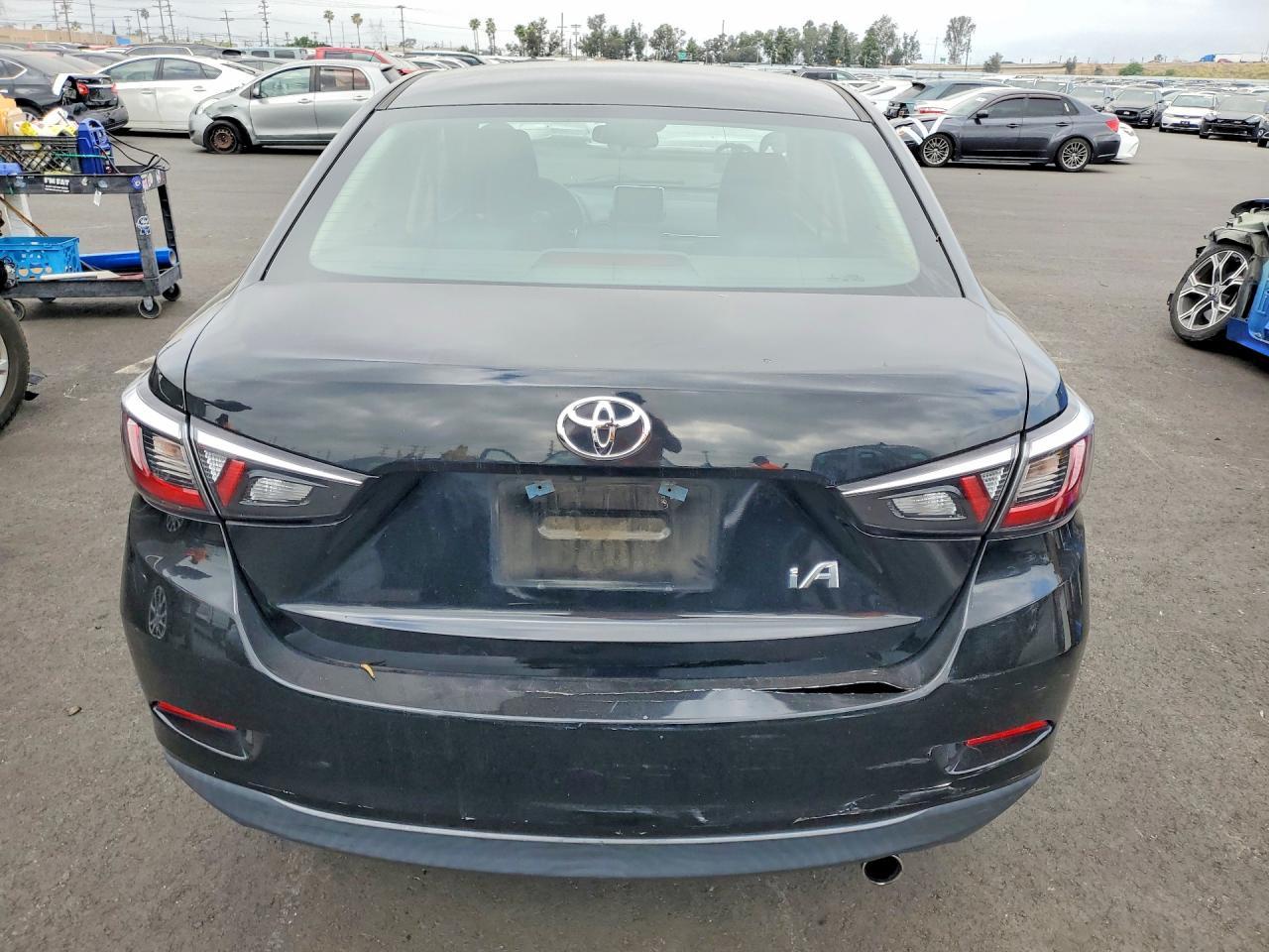 2017 Toyota Yaris Ia Base - Image 6