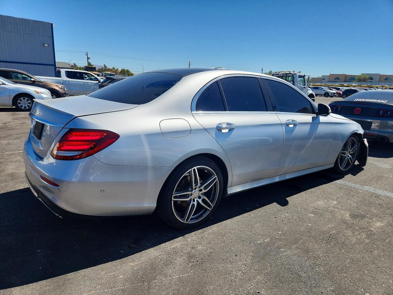 2017 Mercedes-Benz E 300 - Фото 3
