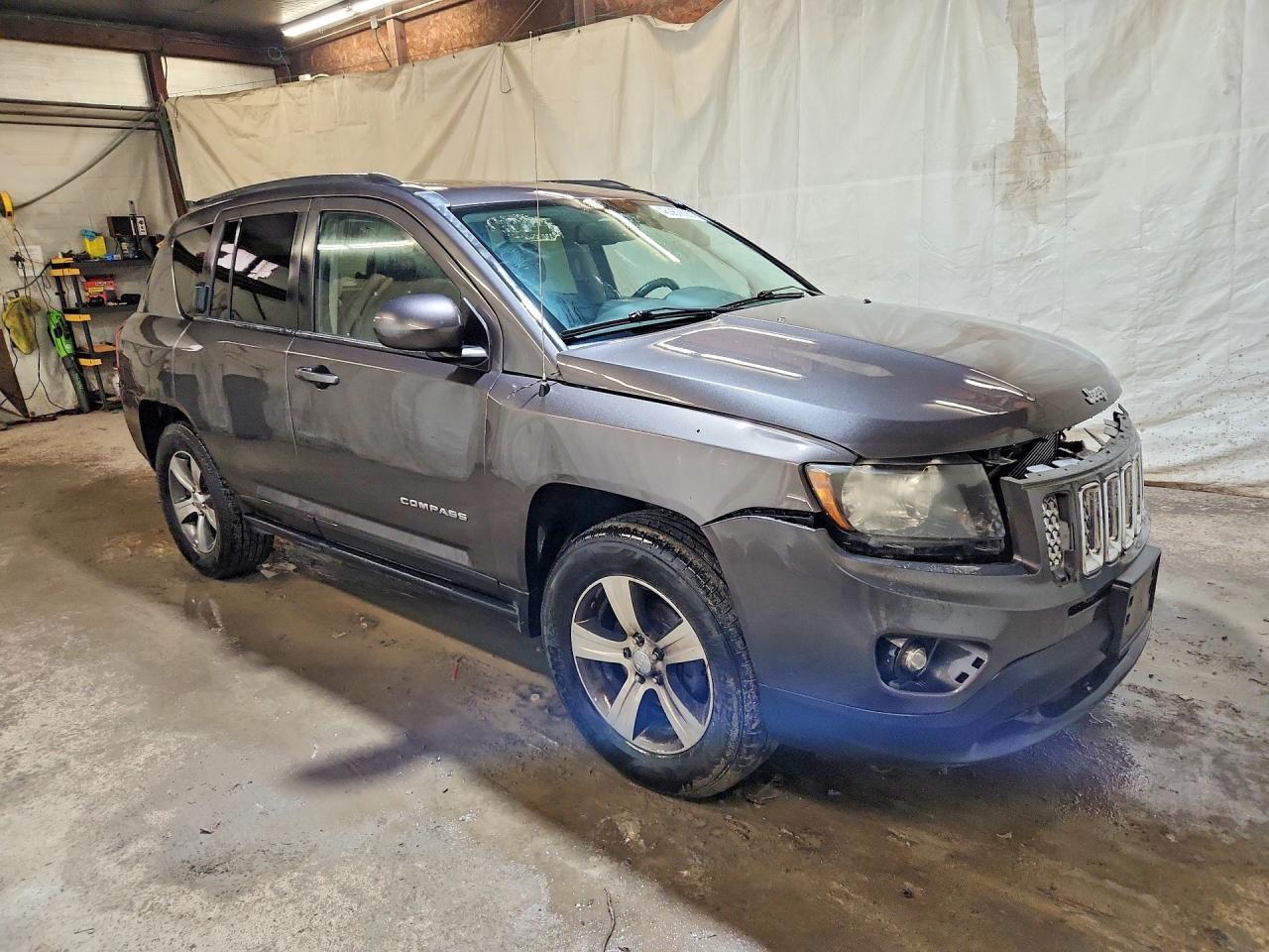 2016 Jeep Compass Latitude - Image 4