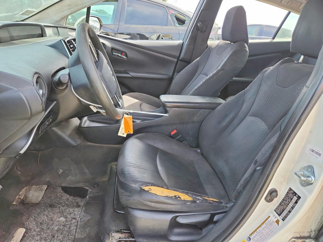 2018 Toyota Prius Two - Фото 7
