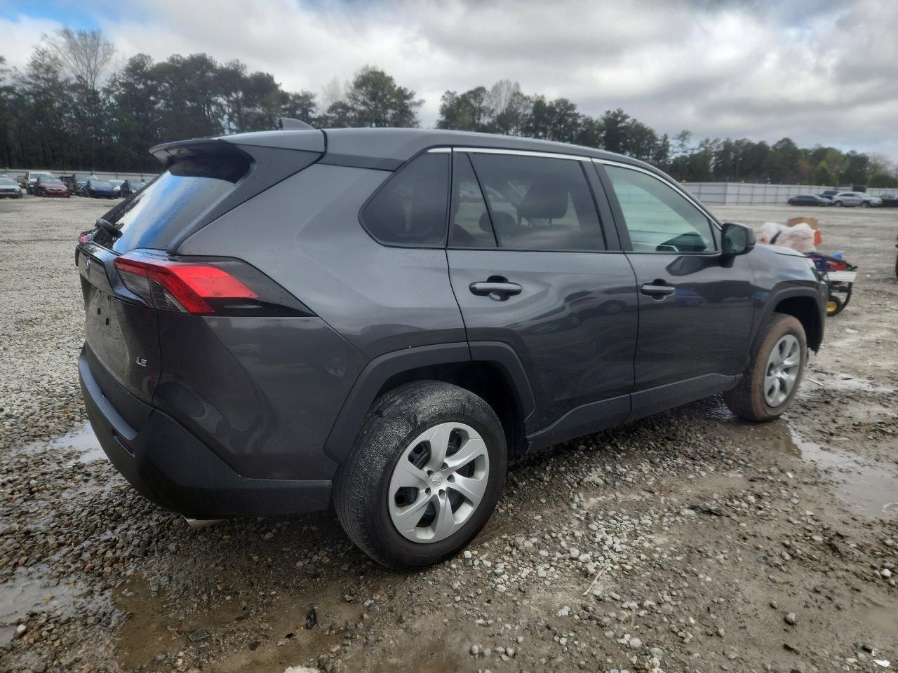 2022 Toyota Rav4 Le - Фото 3