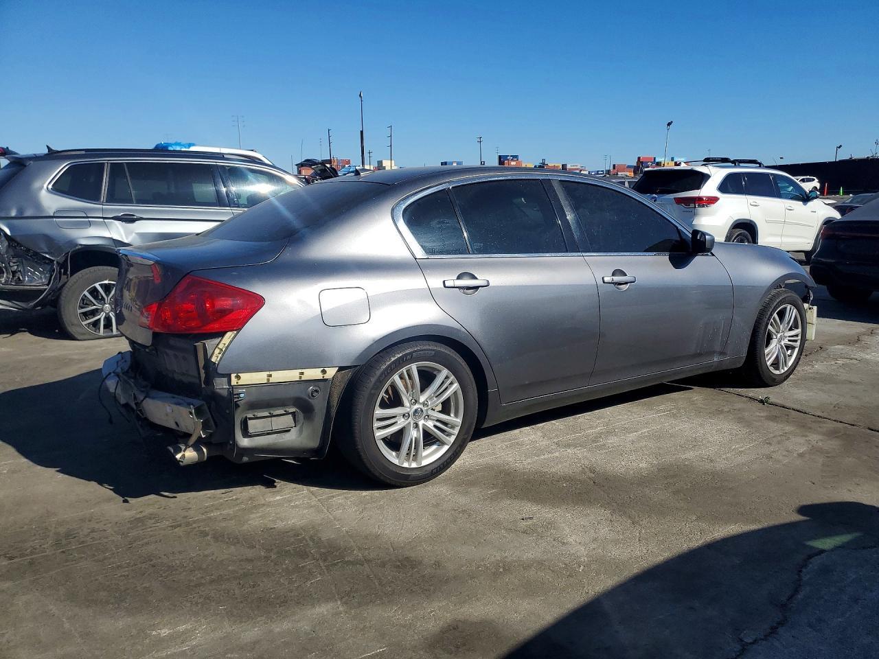 2010 Infiniti G37 Sedan Base - Фото 3