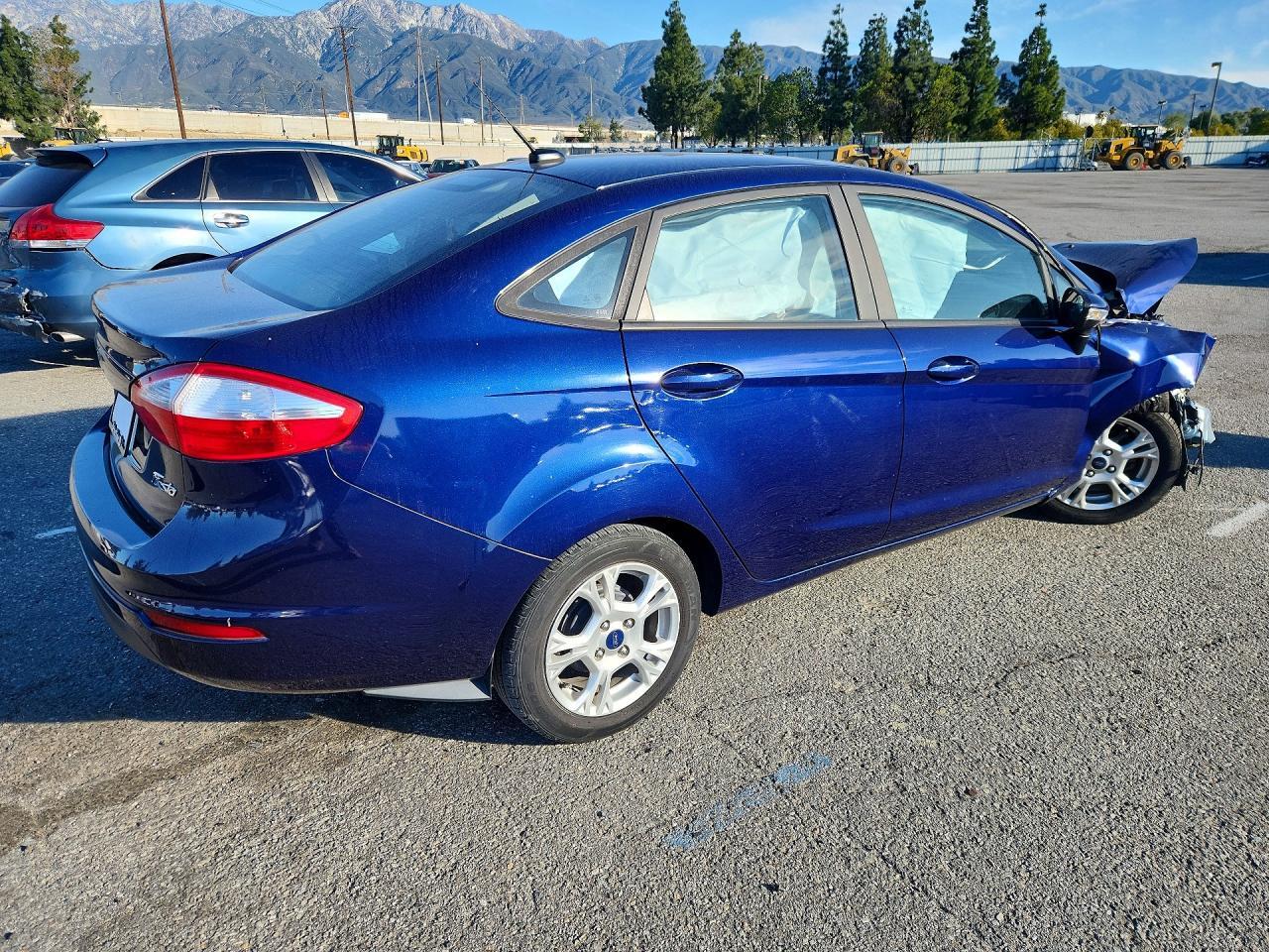 2016 Ford Fiesta Se - Image 3