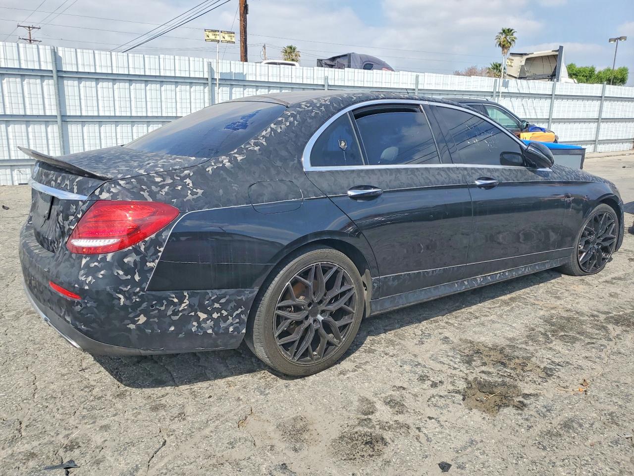 2018 Mercedes Benz E 300 4Matic - Фото 3