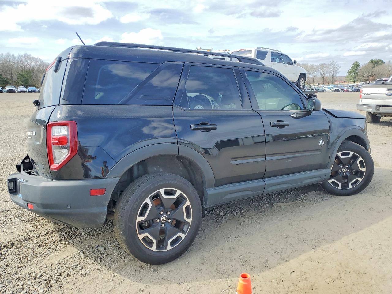 2021 Ford Bronco Sport Outer Banks - Image 3