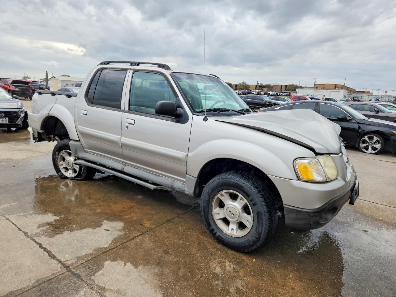 2003 Ford Explorer Sport Trac - Фото 4