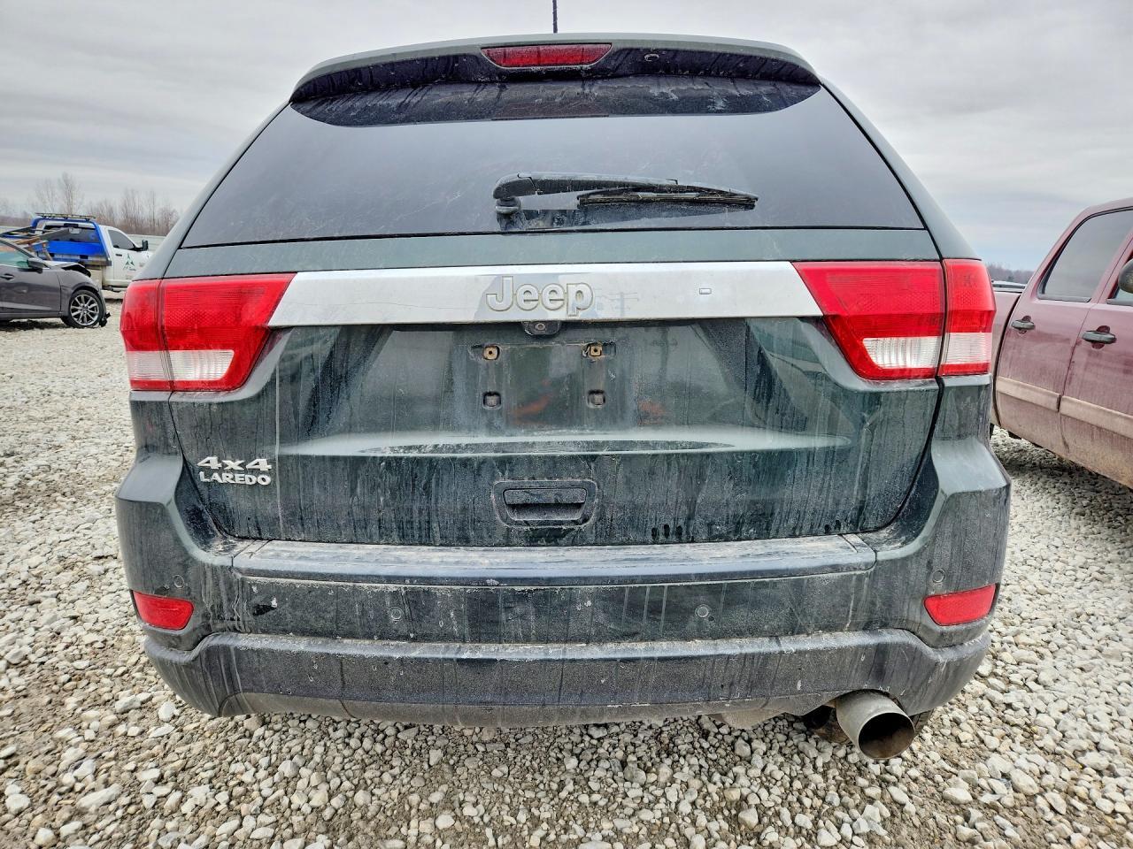 2011 Jeep Grand Cherokee Laredo - Image 6