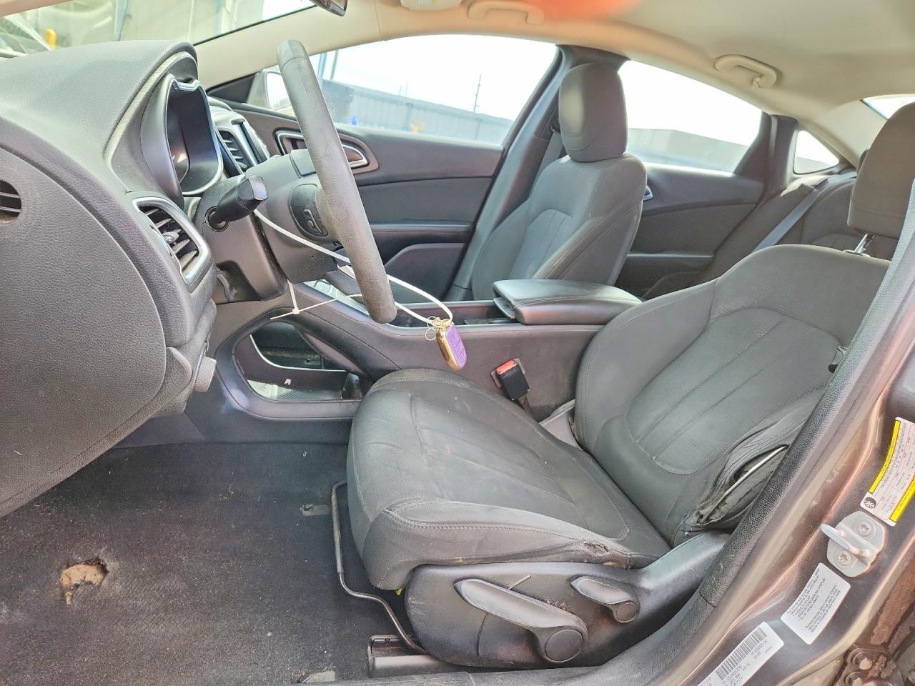 2016 Chrysler 200 Limited - Фото 7