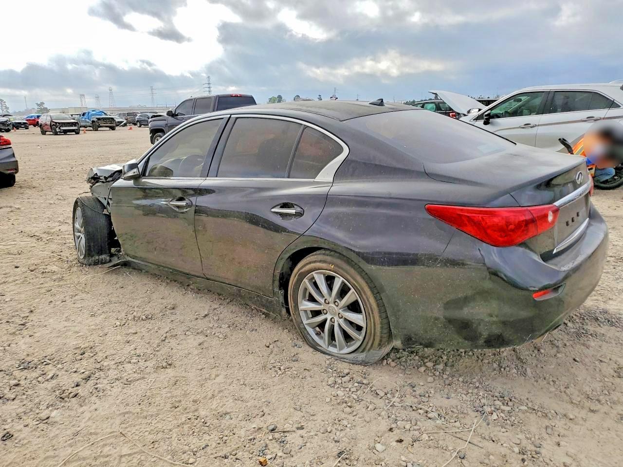 2015 Infiniti Q50 Base - Фото 2