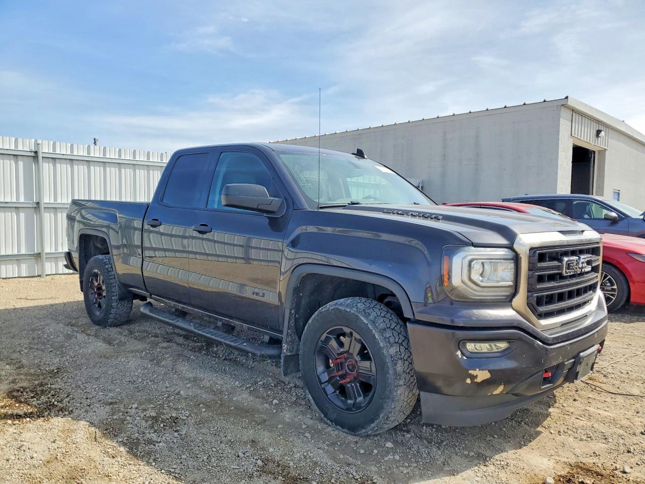 2016 GMC Sierra K1500 - Image 4