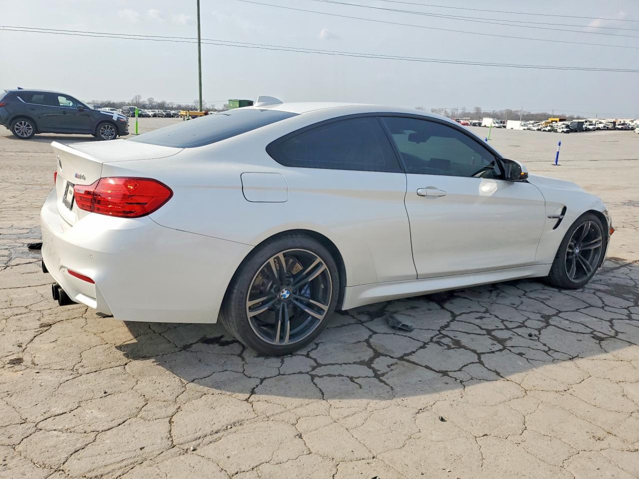 2016 BMW M4 - Фото 3