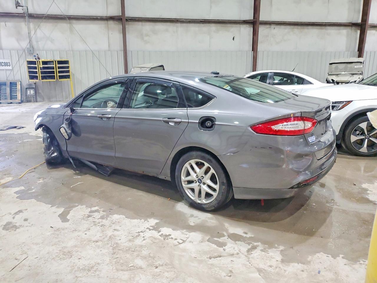 2014 Ford Fusion Se - Image 2