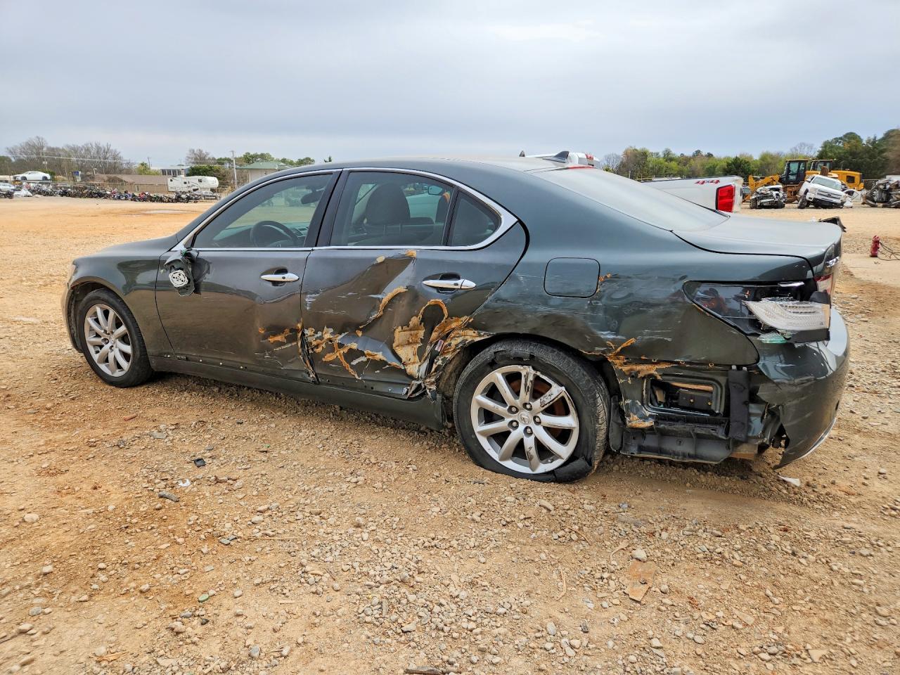 2007 Lexus Ls 460 Base - Image 2