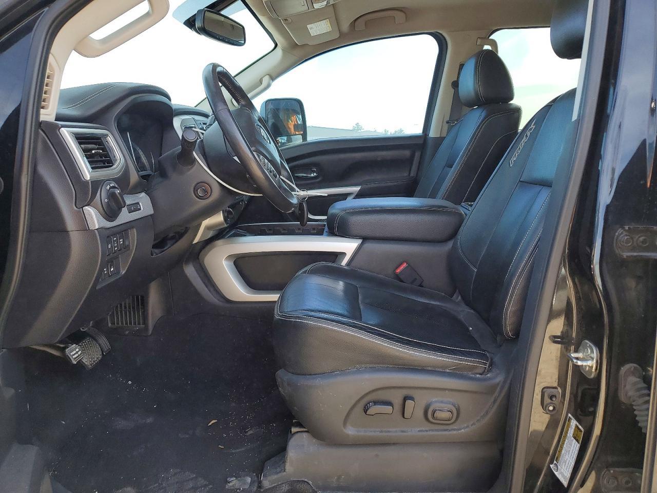 2018 Nissan Titan Pro-4X - Фото 7