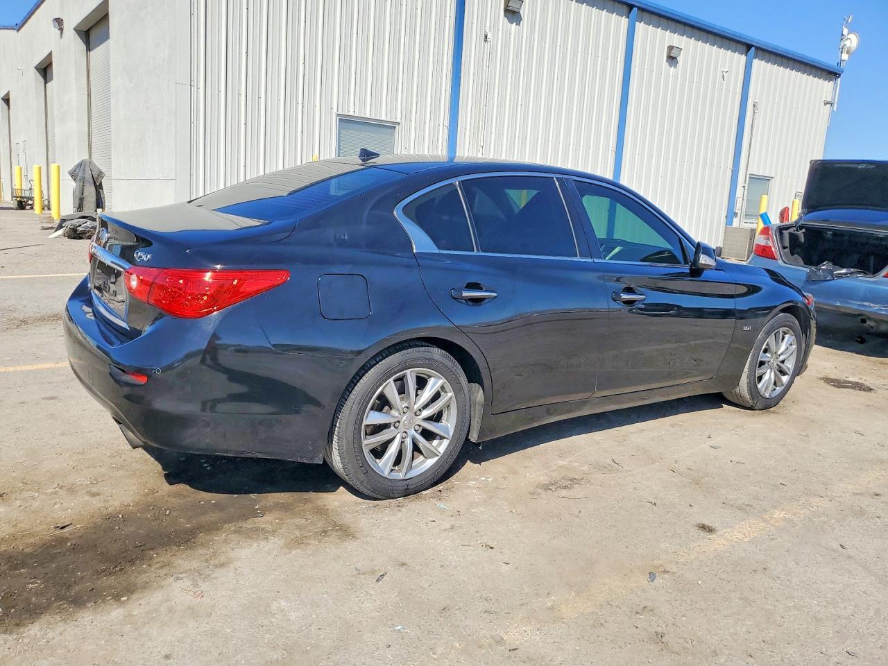 2017 Infiniti Q50 3.0T Premium - Фото 3