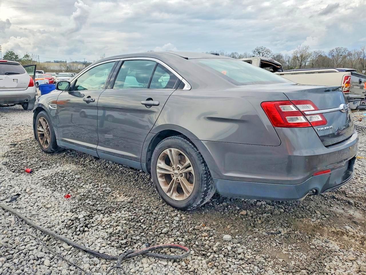 2017 Ford Taurus Sel - Image 2