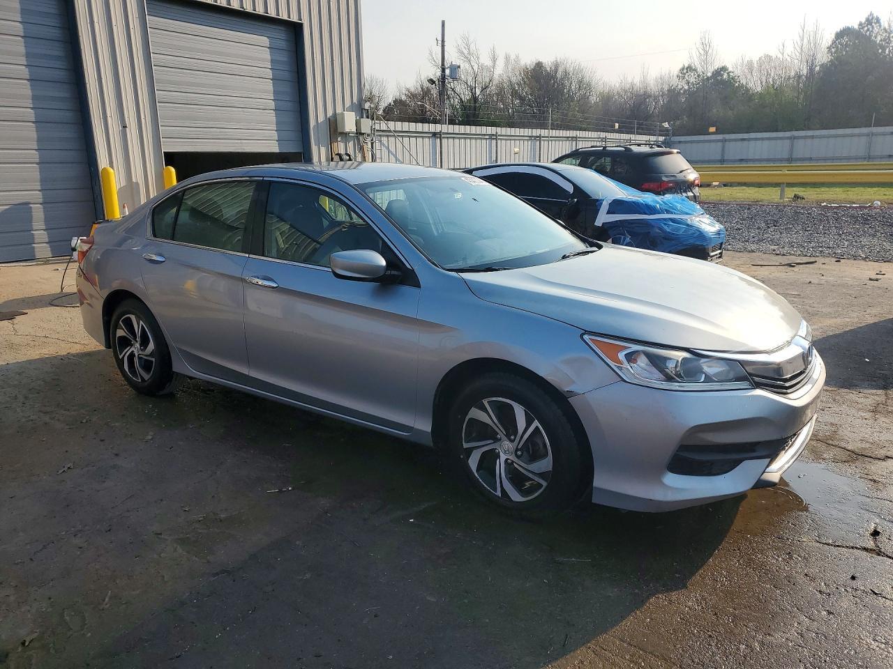 2017 Honda Accord Lx - Image 4