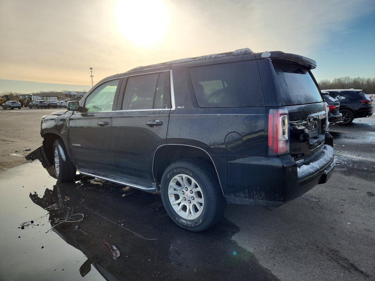 2020 GMC Yukon Slt - Image 2