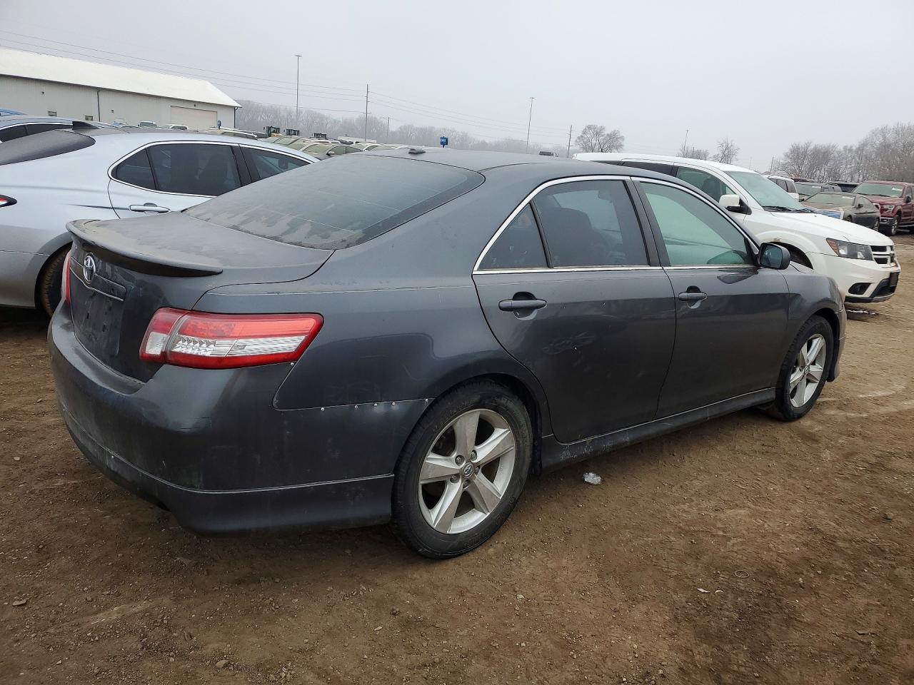2010 Toyota Camry Se - Фото 3