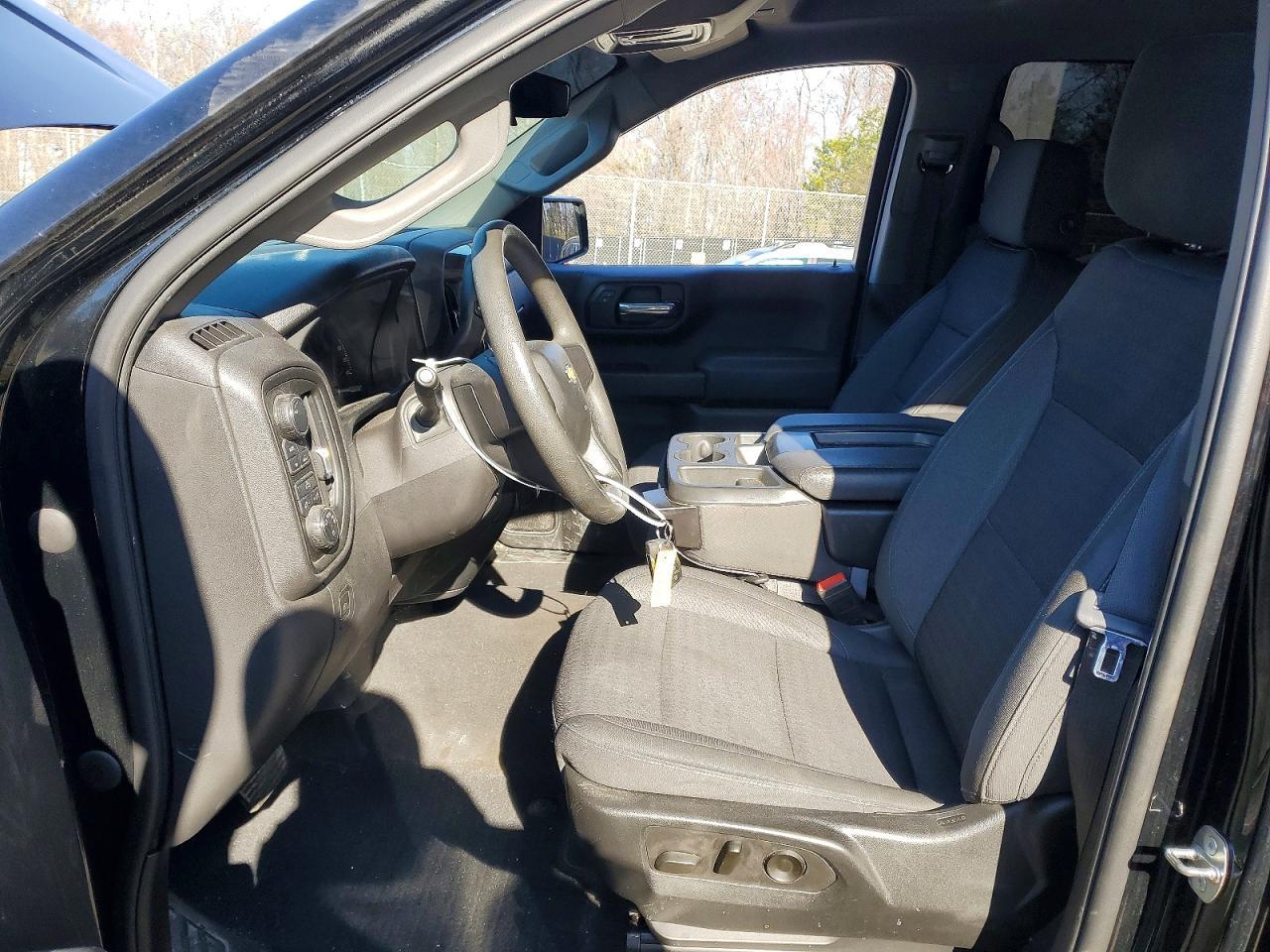 2022 Chevrolet Silverado K1500 Custom - Фото 7