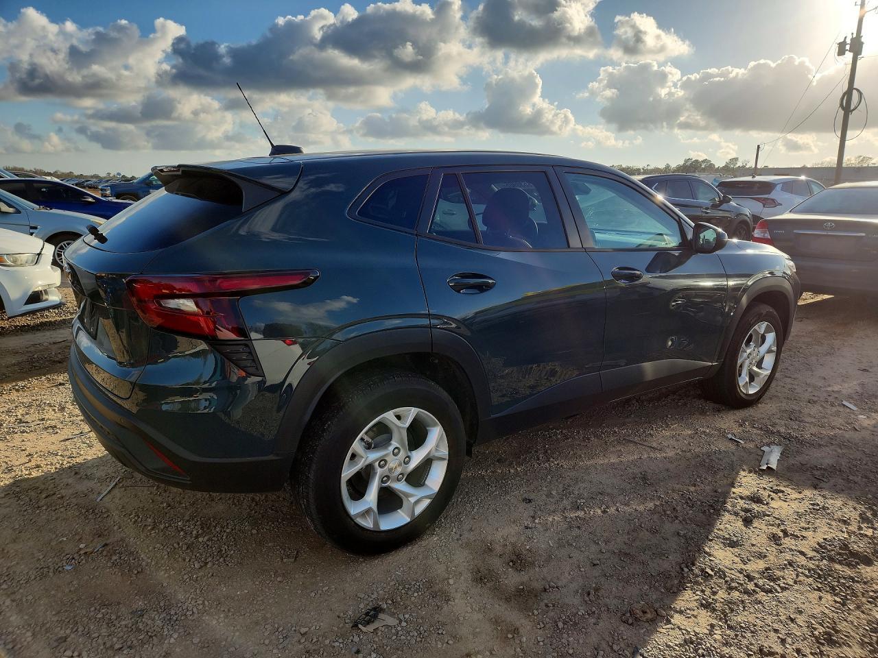 2025 Chevrolet Trax Ls - Image 3