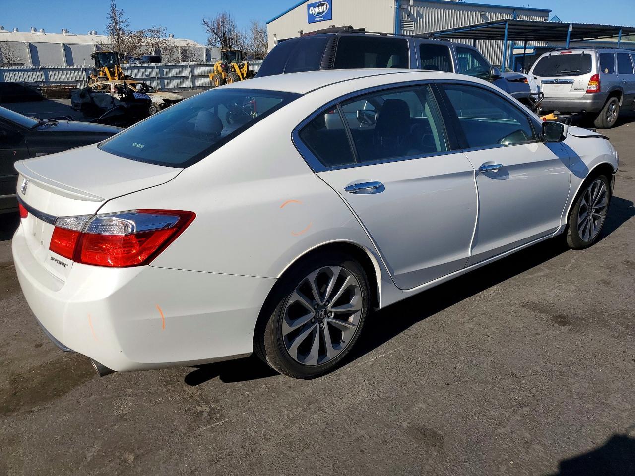 2015 Honda Accord Sport - Image 3