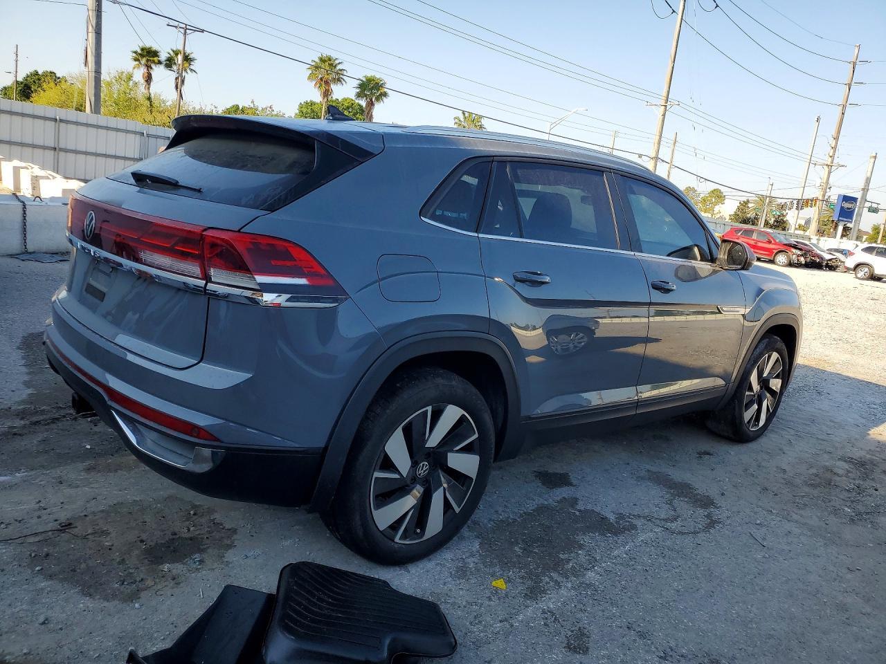 2024 Volkswagen Atlas Cross Sport Se - Image 3