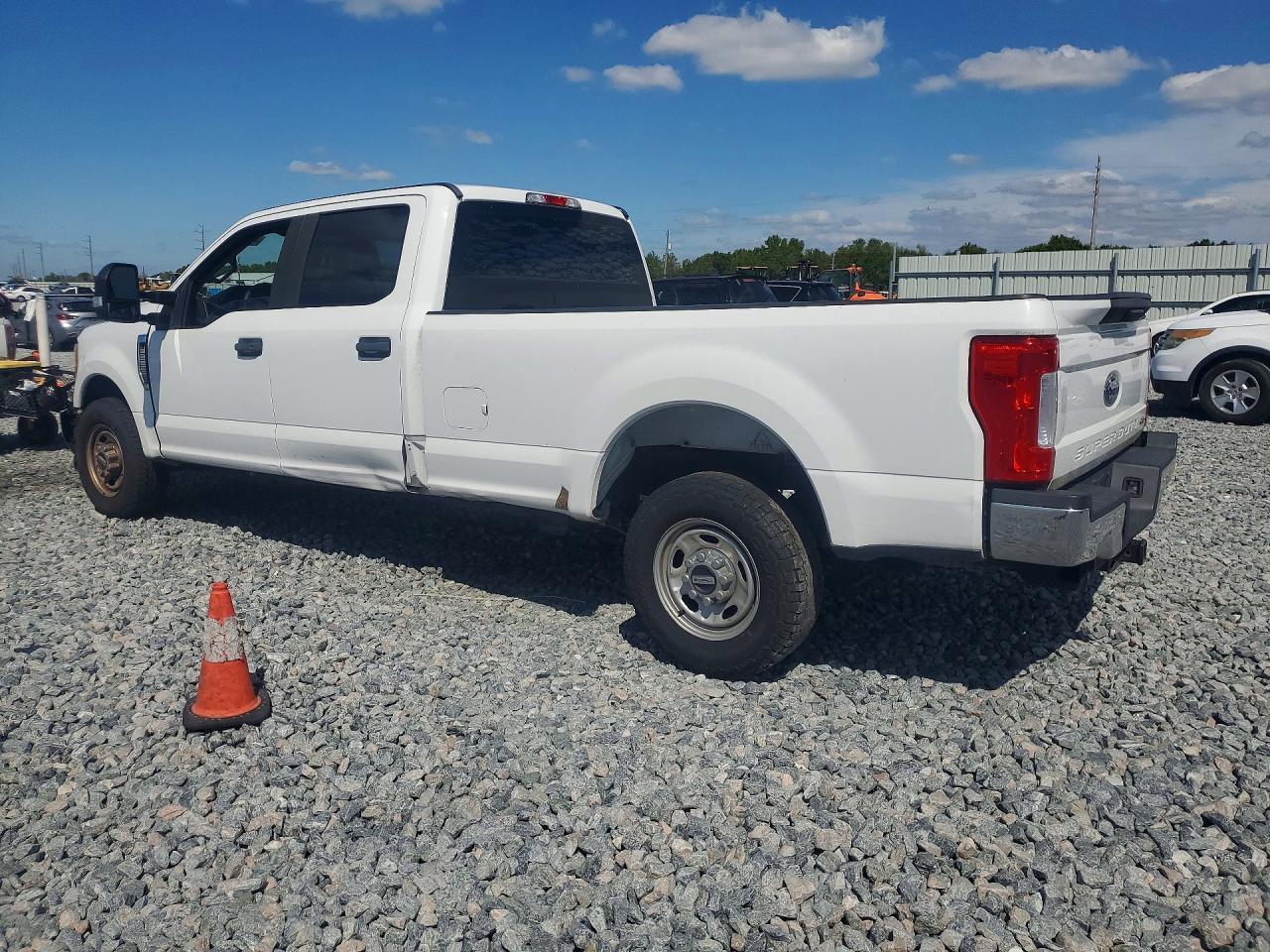 2017 Ford F250 Super Duty - Фото 2