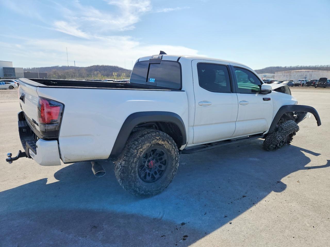 2018 Toyota Tacoma Trd Pro - Image 3