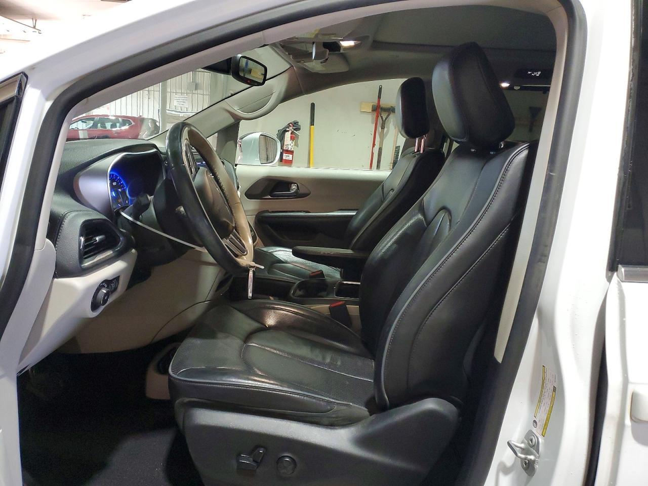 2019 Chrysler Pacifica Limited - Image 7