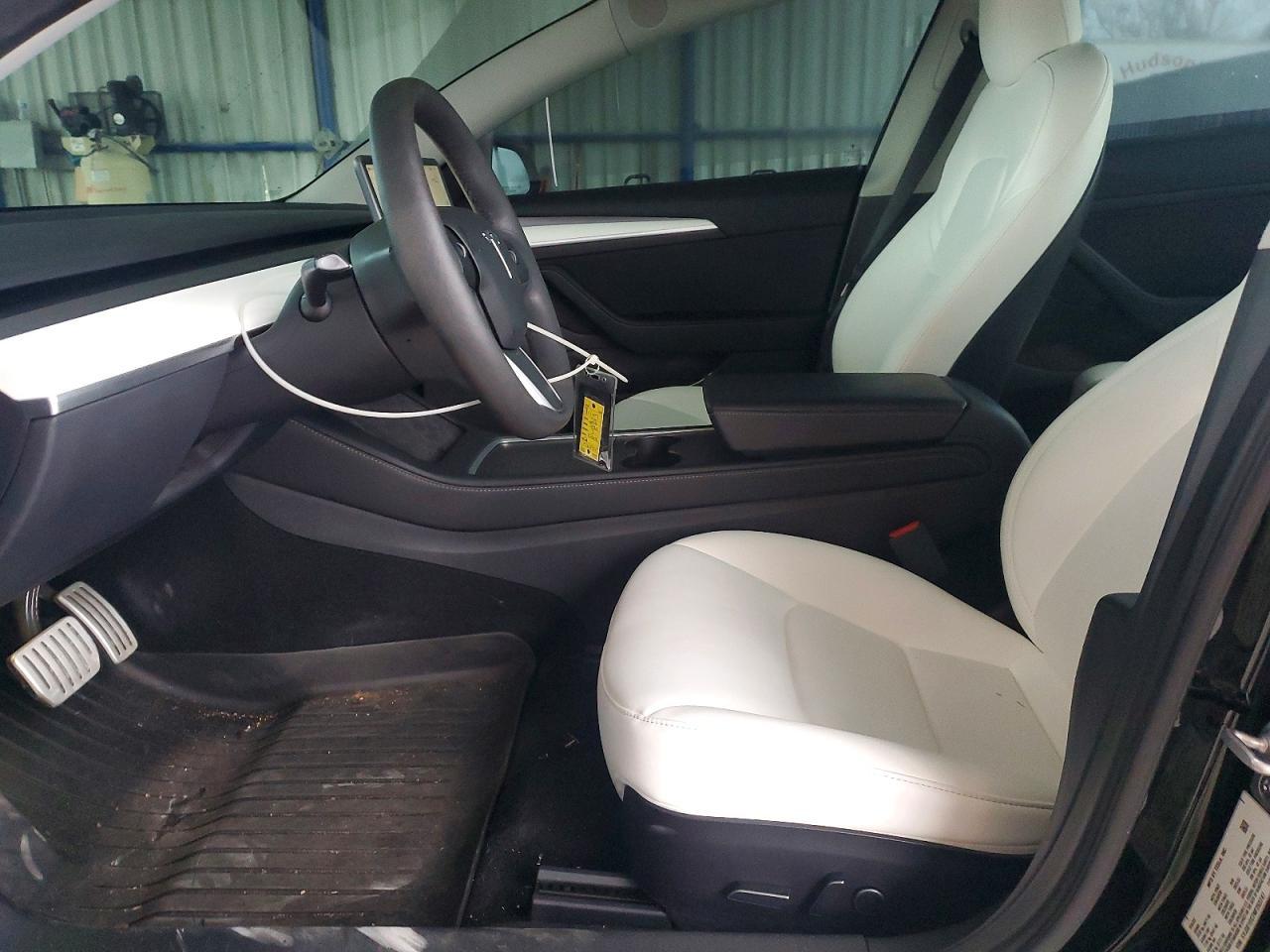 2022 Tesla Model 3 - Фото 7