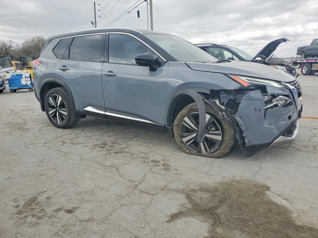 2021 Nissan Rogue Platinum - Фото 4