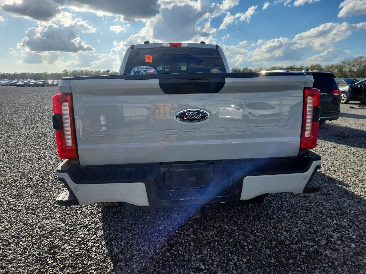 2025 Ford F350 - Фото 6