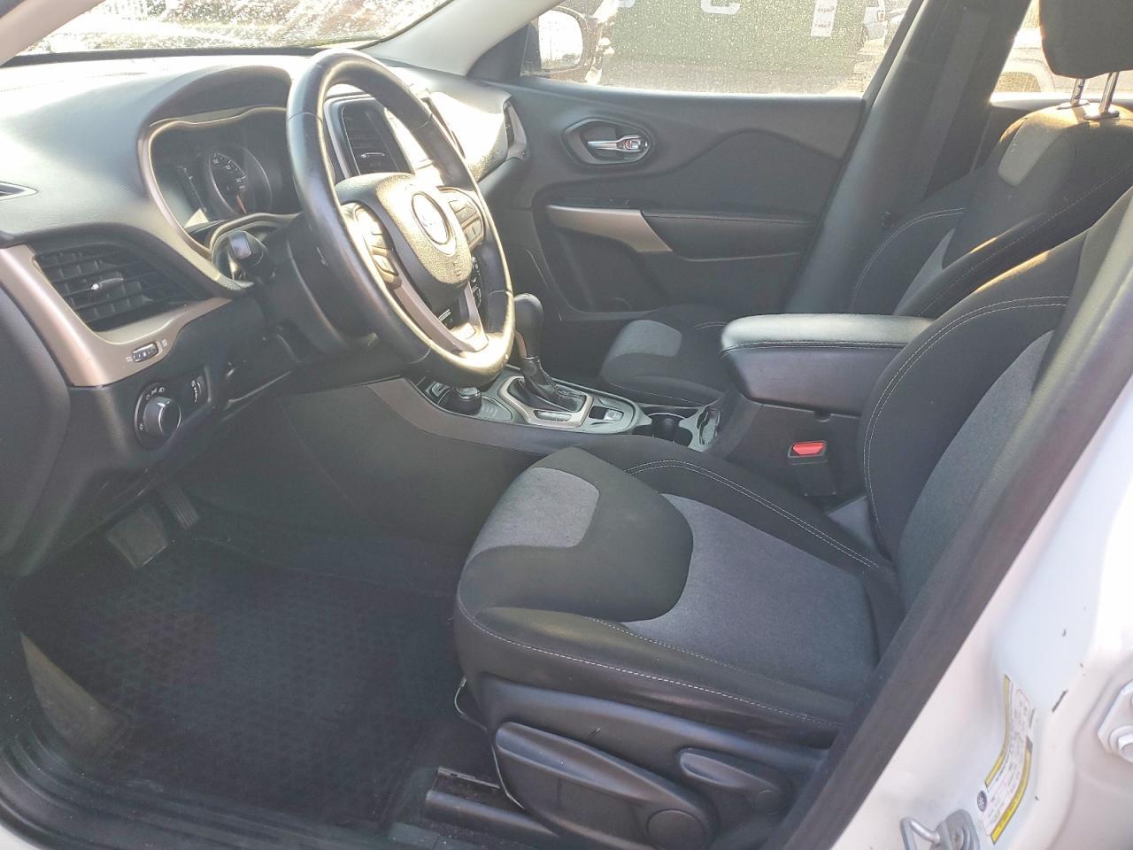 2017 Jeep Cherokee Sport - Фото 7