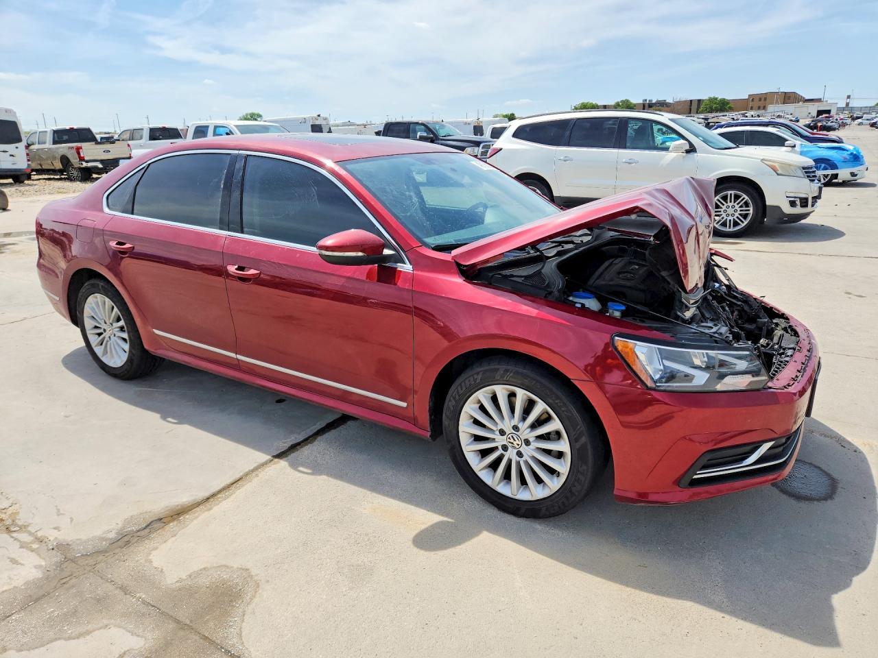 2017 Volkswagen Passat Se - Фото 4