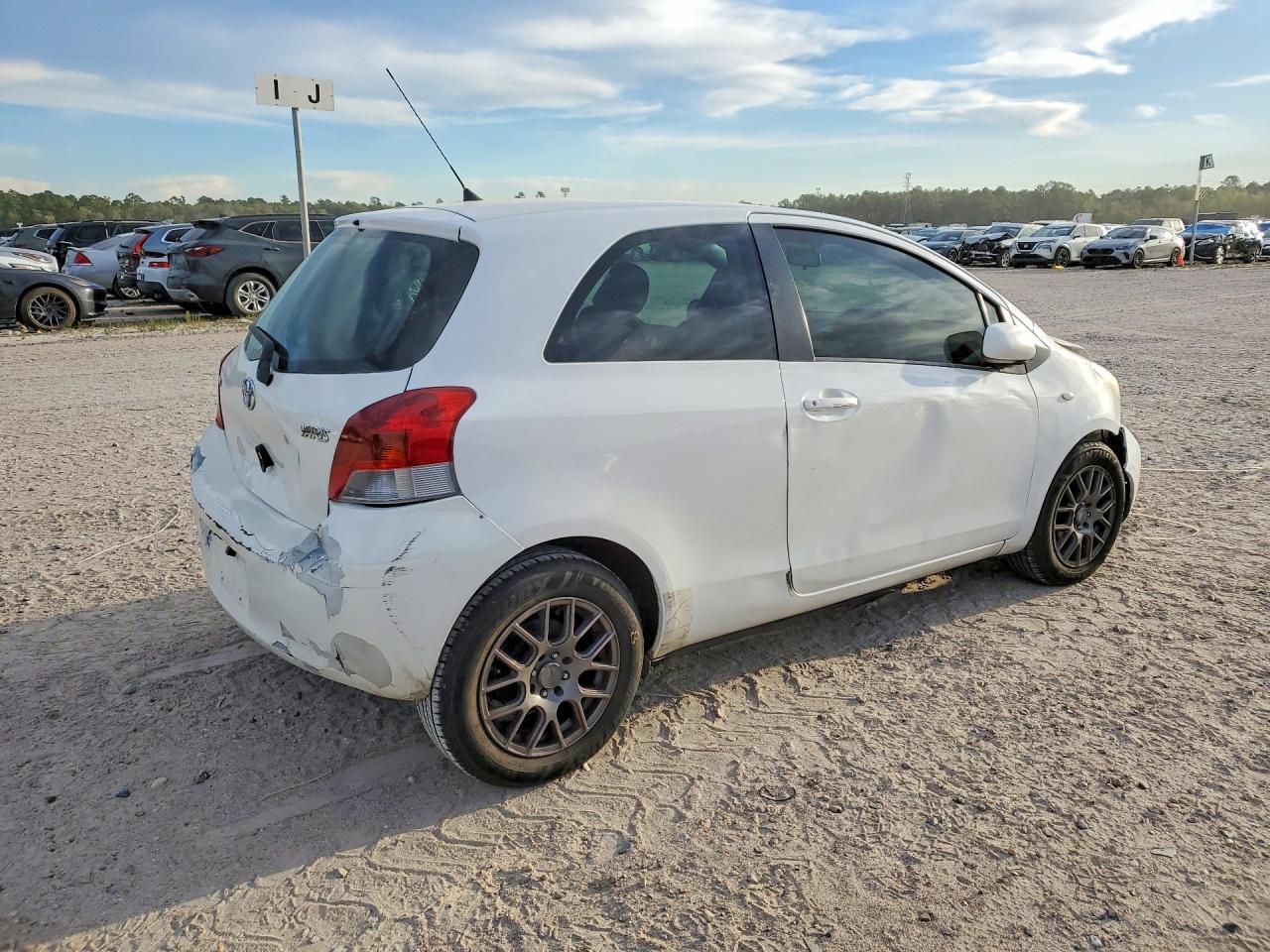 2010 Toyota Yaris Base - Image 3
