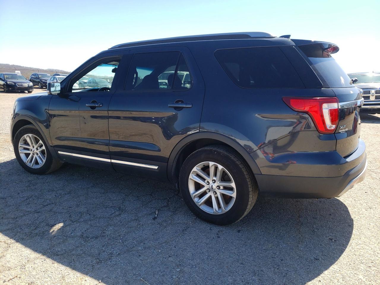 2017 Ford Explorer Xlt - Image 2