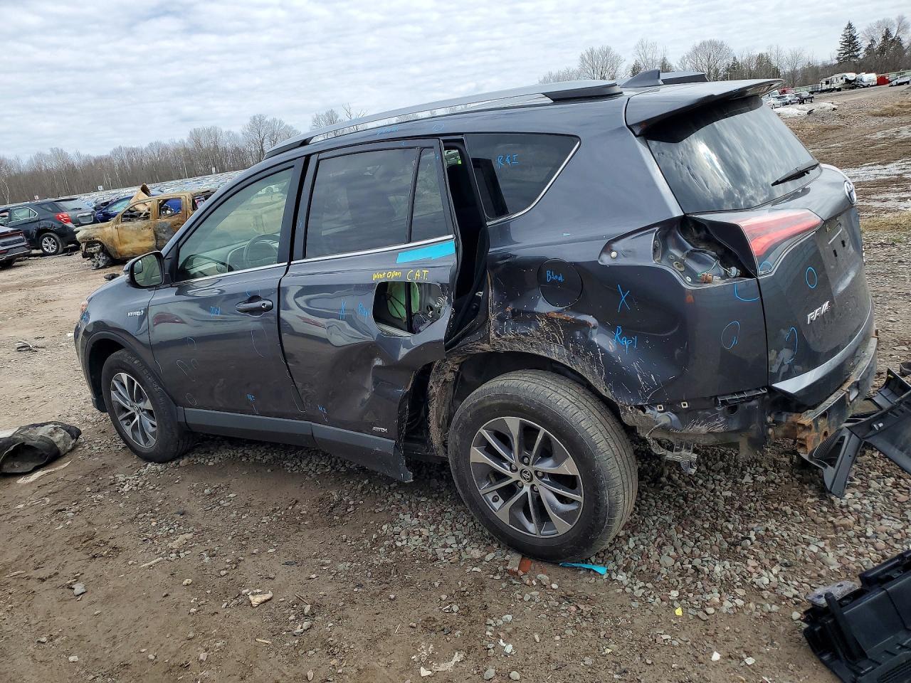 2017 Toyota Rav4 Hybrid Xle - Image 2