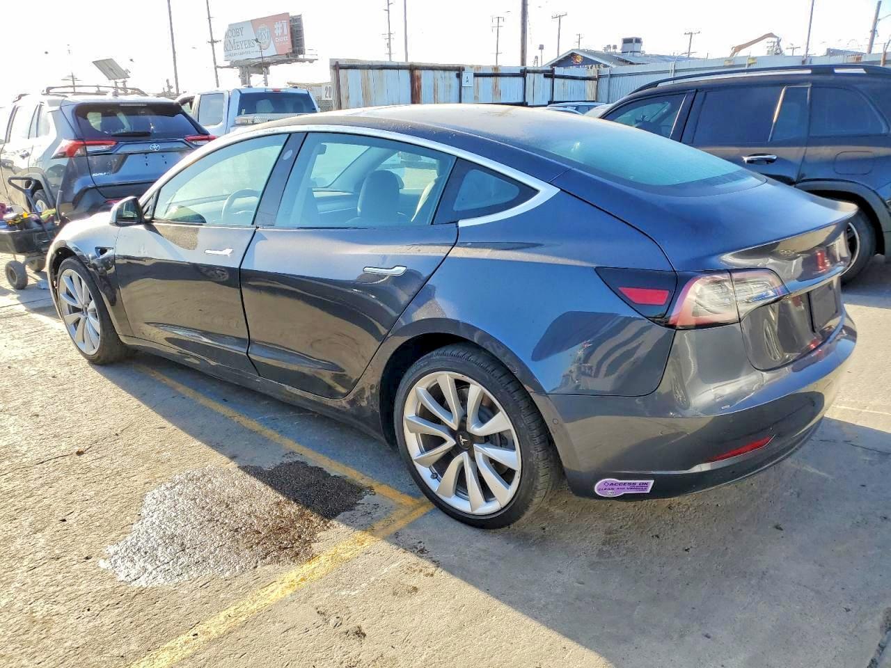 2019 Tesla 3 - Image 2