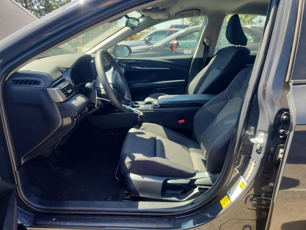 2025 Toyota Camry Le - Фото 7