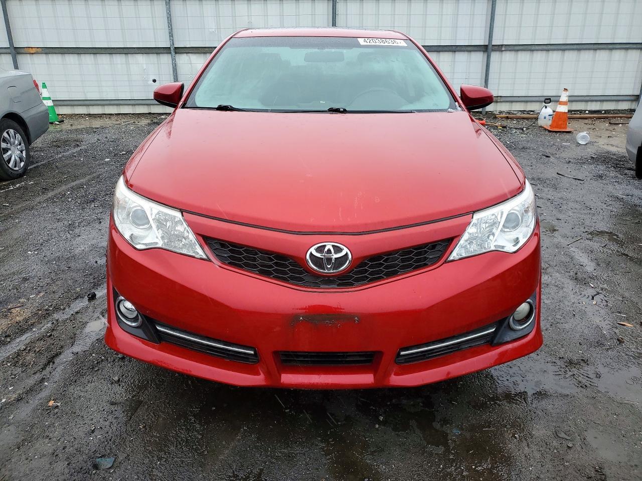 2014 Toyota Camry Se - Фото 5
