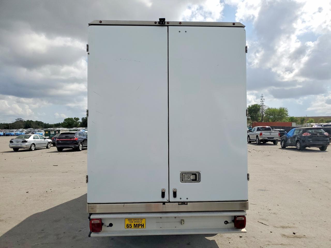 2020 Ford Transit Delivery Truck - Image 6