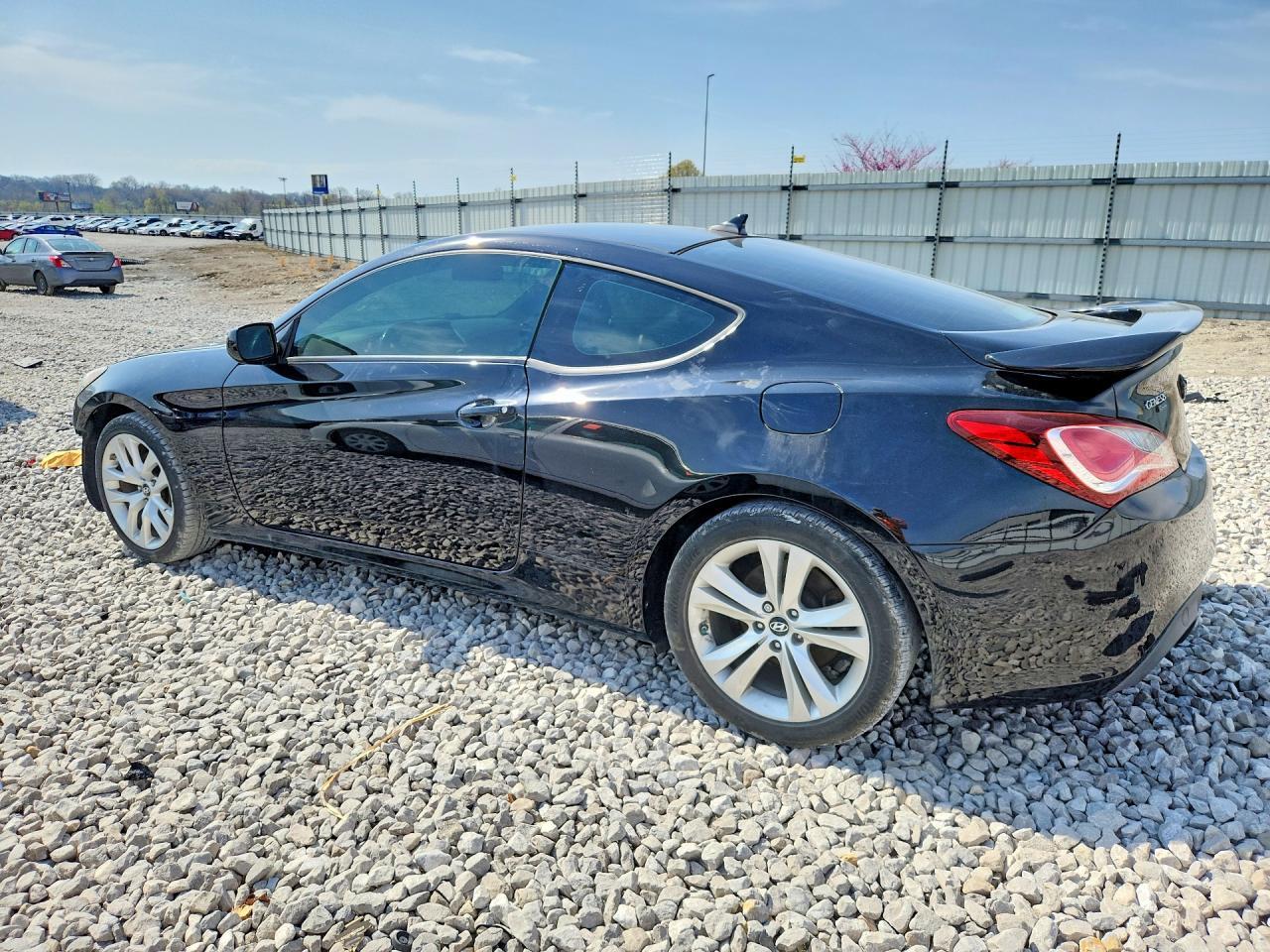 2013 Hyundai Genesis Coupe 2.0T - Фото 2