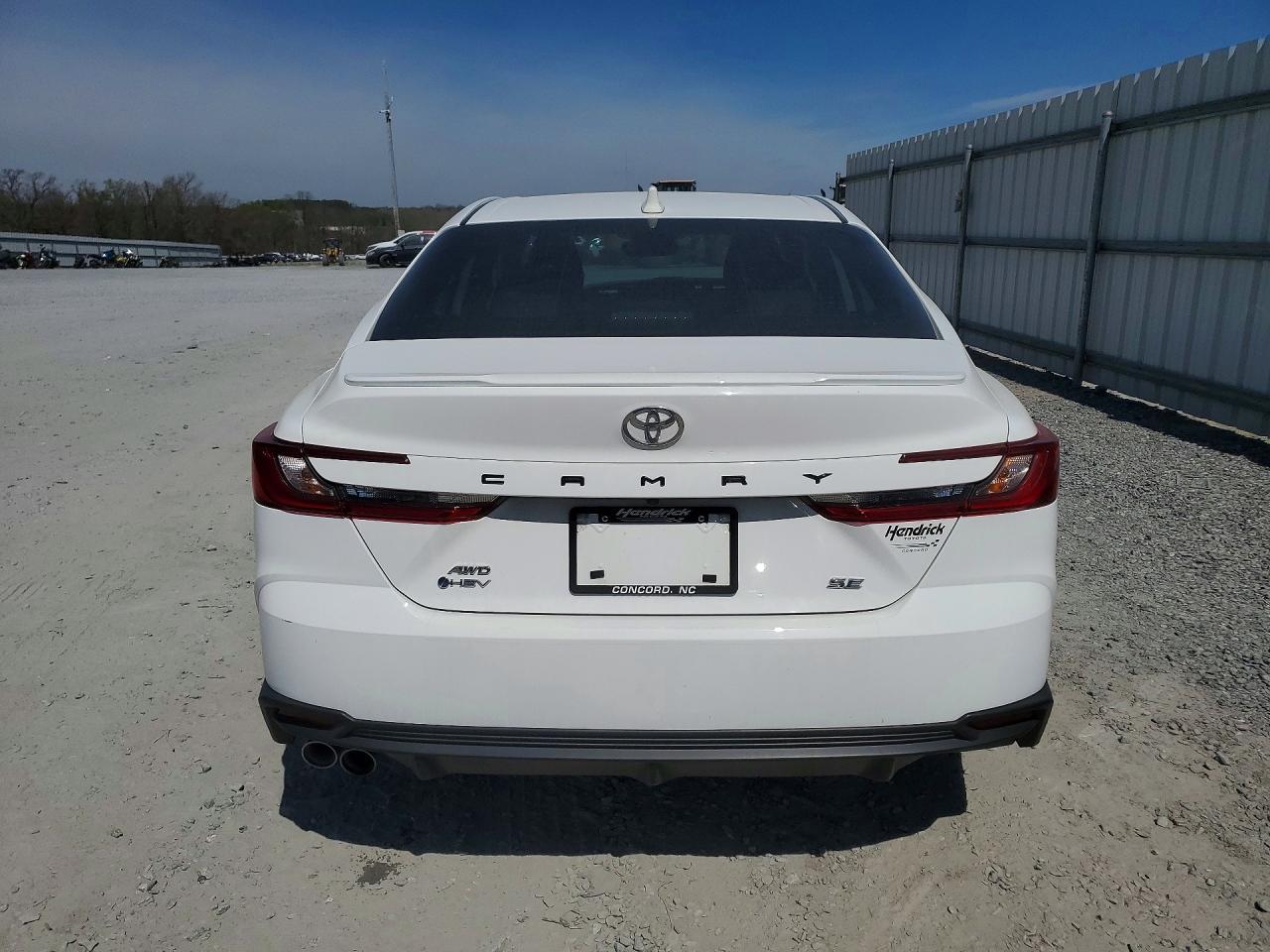 2025 Toyota Camry Se - Image 6
