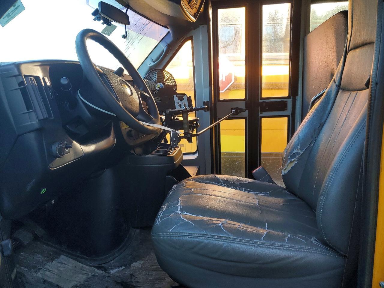2012 Chevrolet Express G3 - School Bus - Фото 5