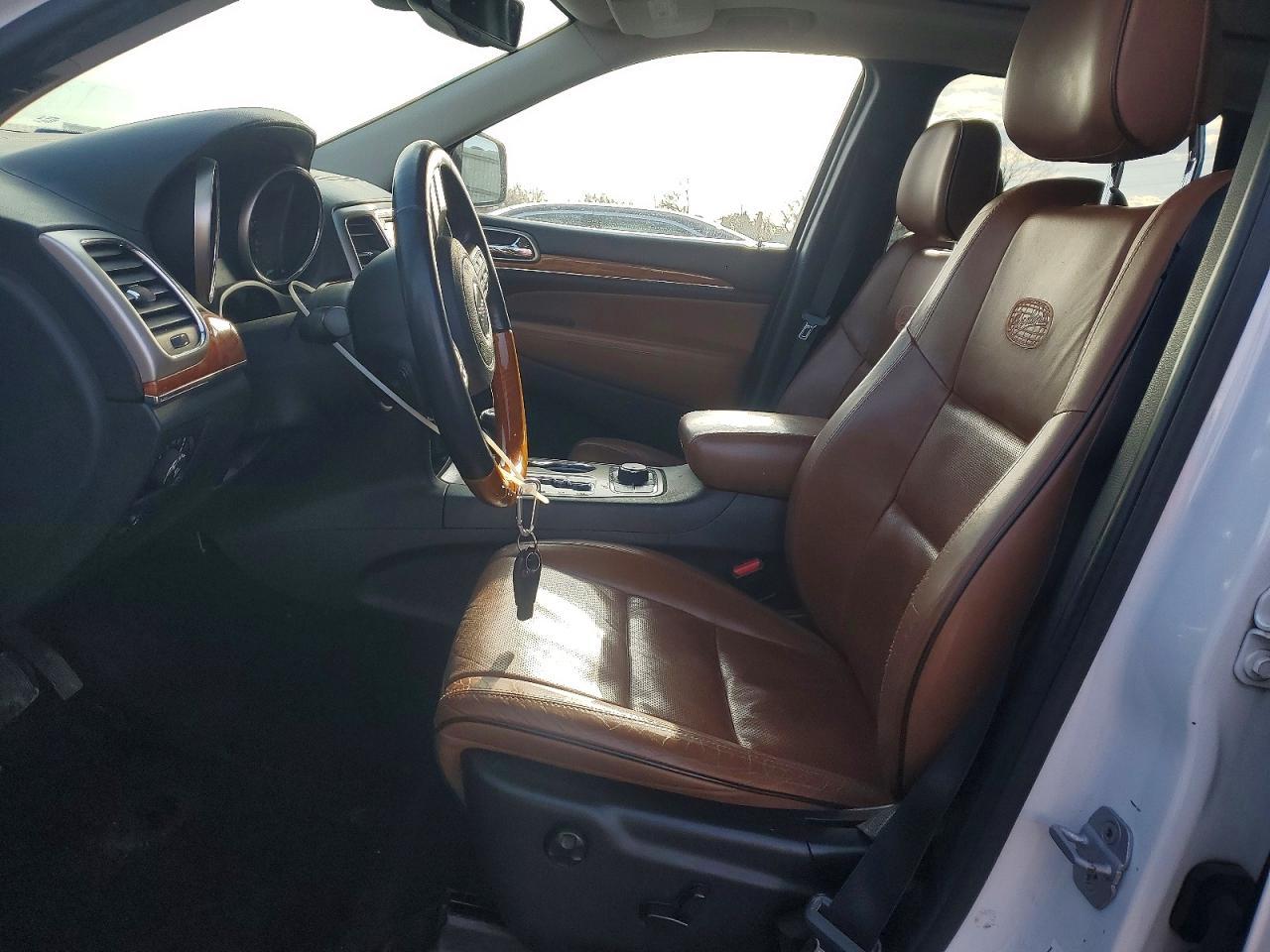 2013 Jeep Grand Cherokee Overland - Image 7
