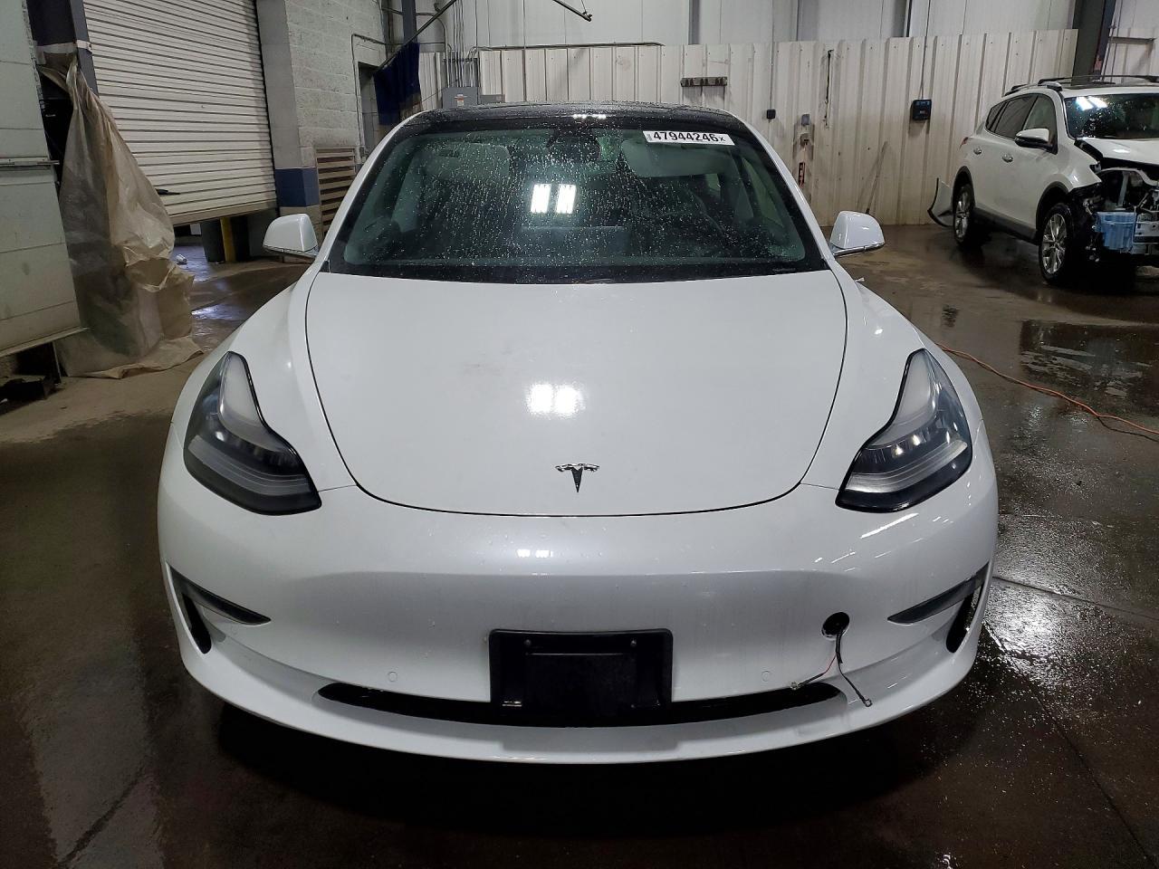 2020 Tesla Model 3 - Фото 5
