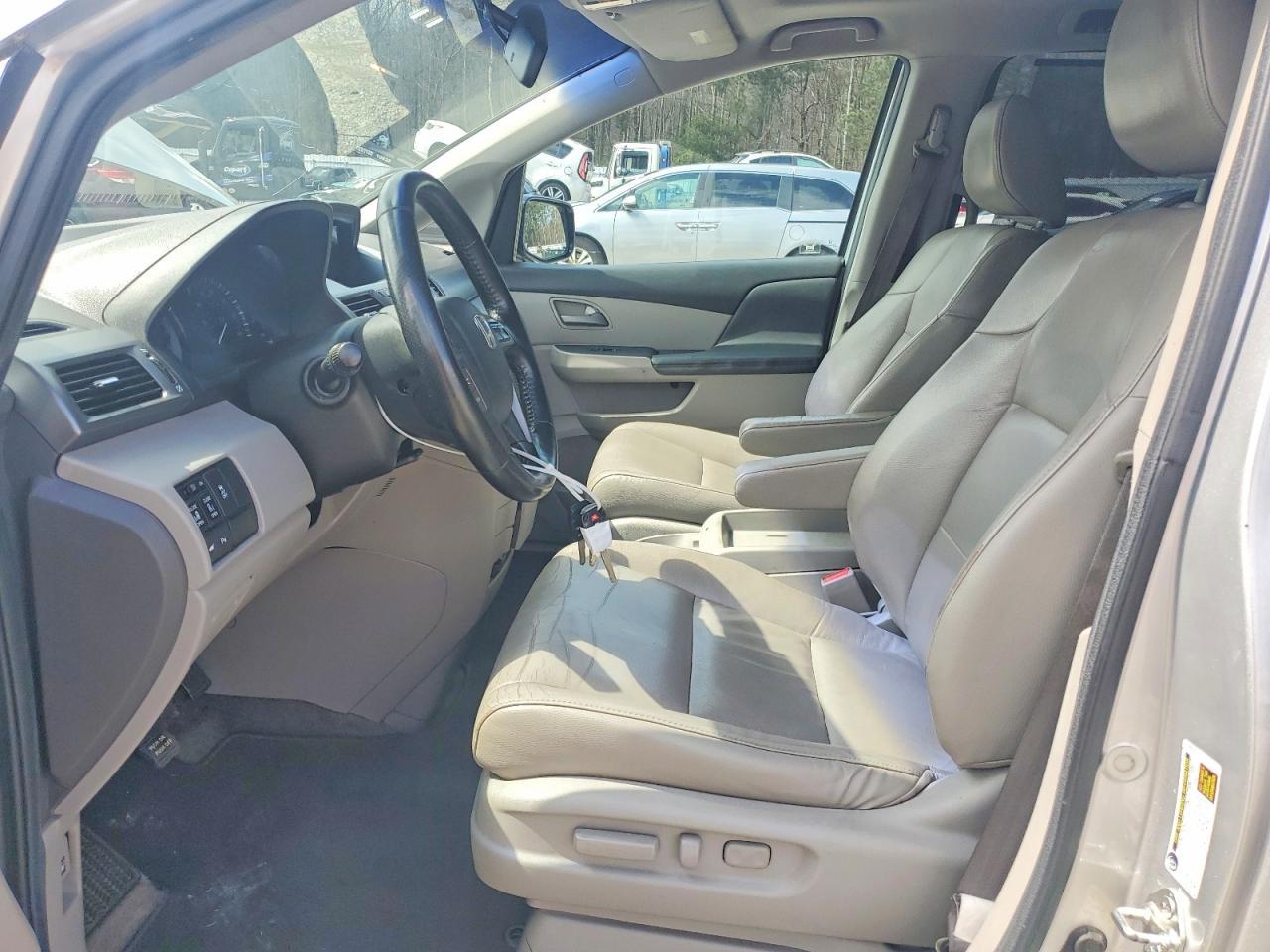 2012 Honda Odyssey - Фото 7