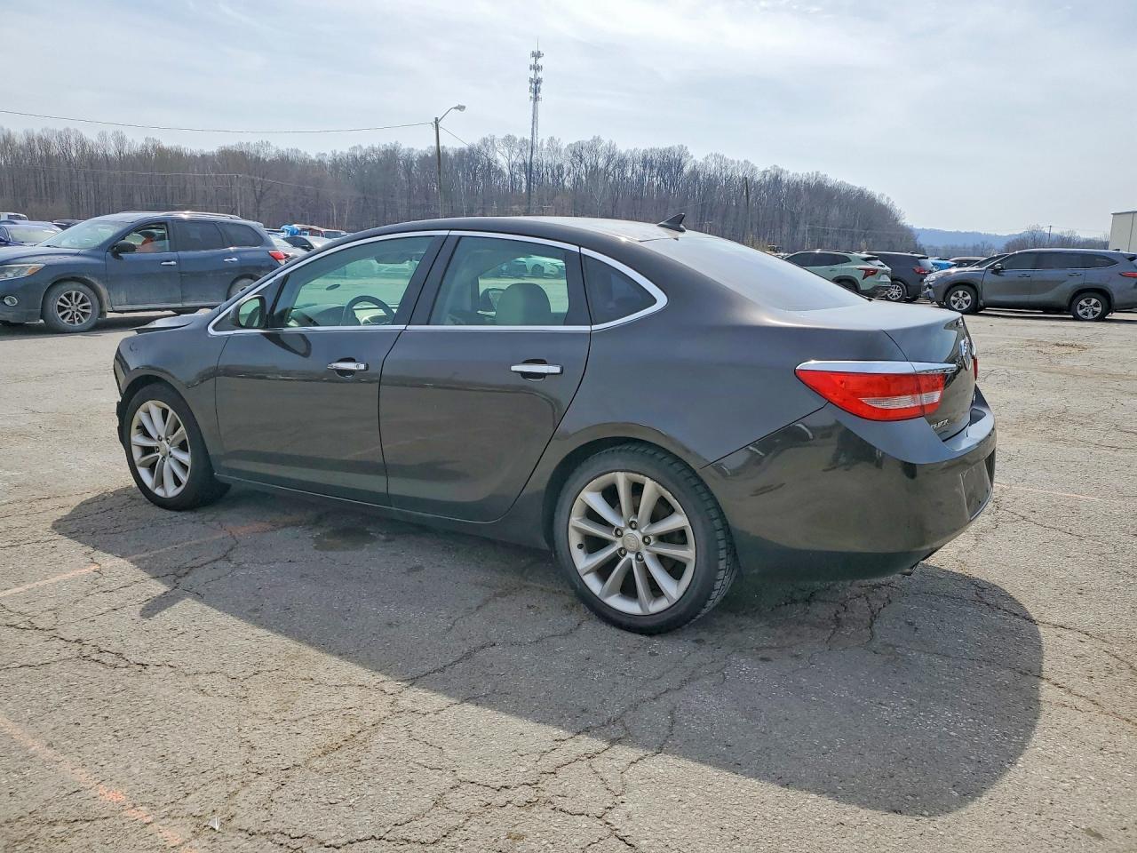 2013 Buick Verano Convenience - Фото 2